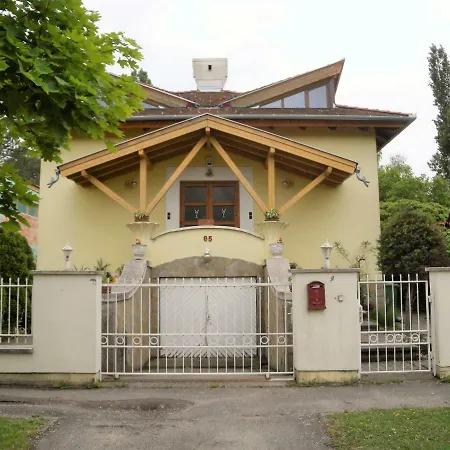 Holiday In Siofok/balaton 37032 Holiday home